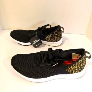 New Balance Women's Black and Leopard Print Sneakers Size  8